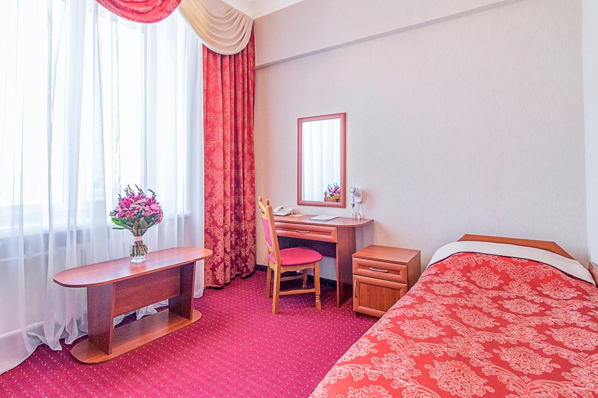 Ukraine Hotel Kyiv Exterior photo