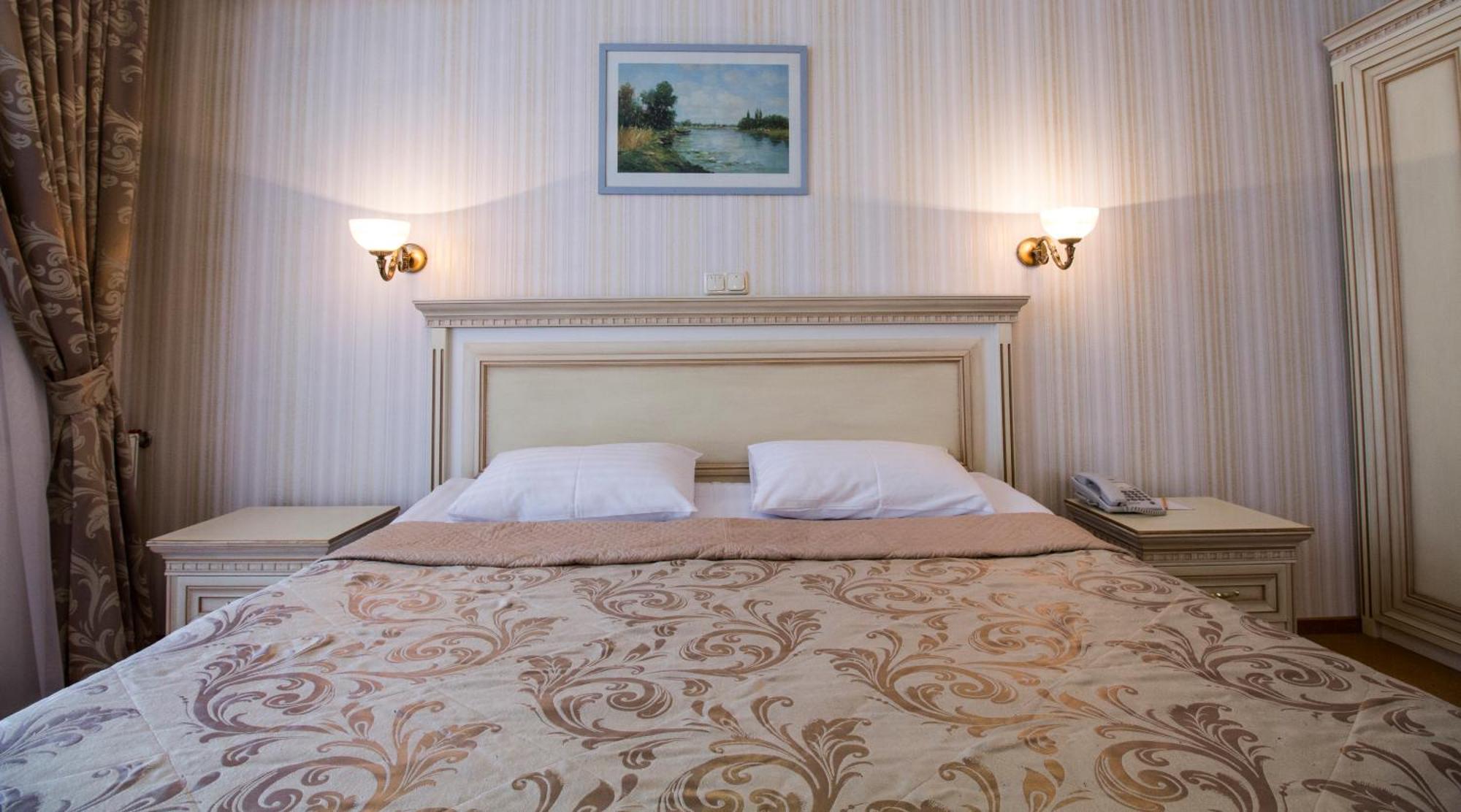 Ukraine Hotel Kyiv Exterior photo